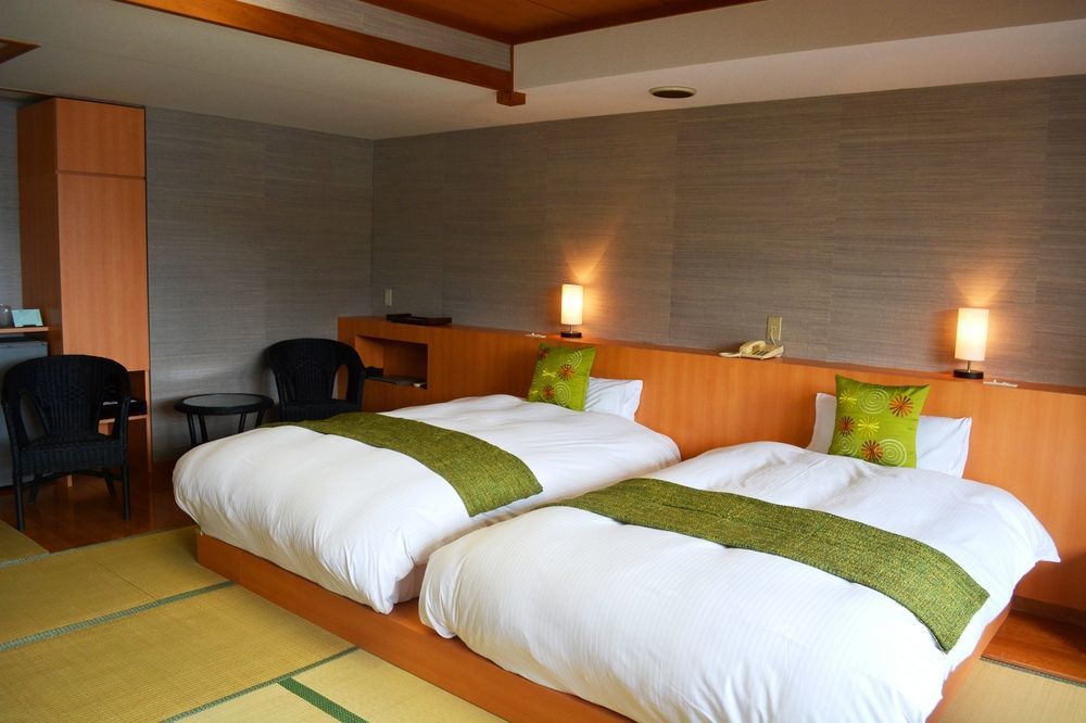 新海花亭泉温泉旅馆 4* 伊豆